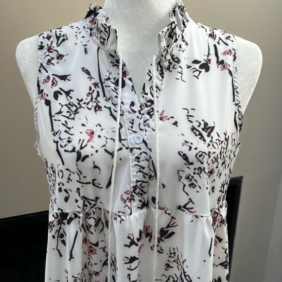 NEW PRETTY MAXI DRESS - Picture 3 of 9